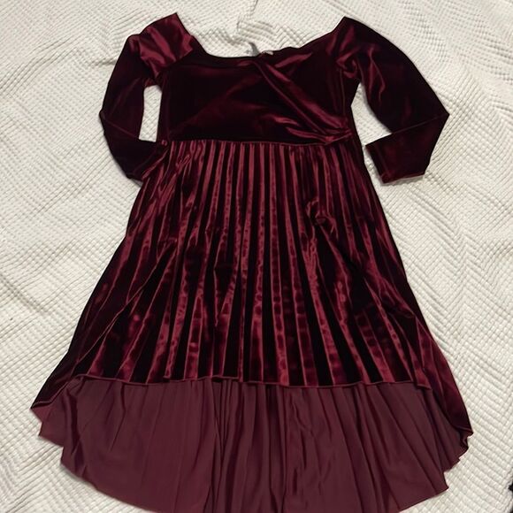 EUC- ASOS- 12. Off Shoulder Velvet Dress - Picture 1 of 8